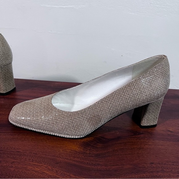 Stuart Weizmann Razmary pumps size 7 - Picture 16 of 16